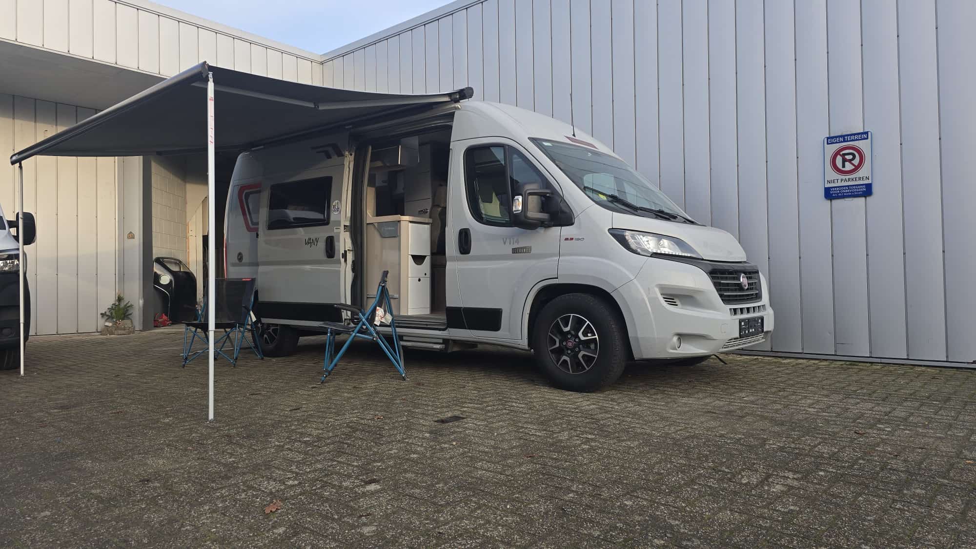 V114 Challenger, luxe, 2 persoons, 130 pk